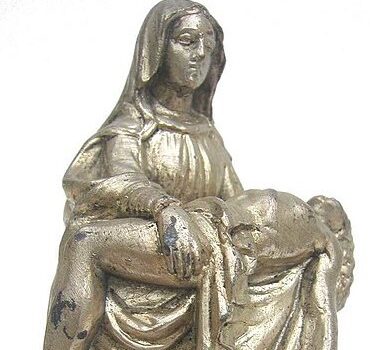 Statuette en régule Notre Dames des Ardilliers à Saumur